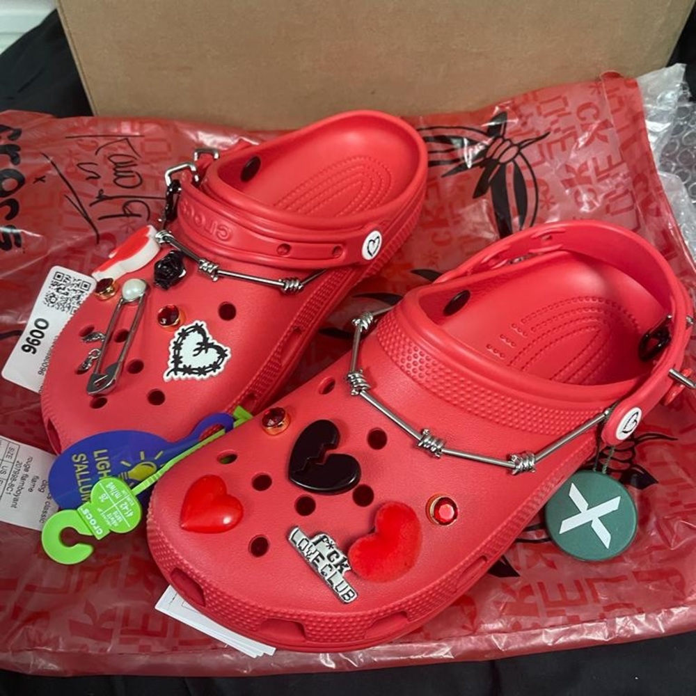 Karol g crocs size 8W